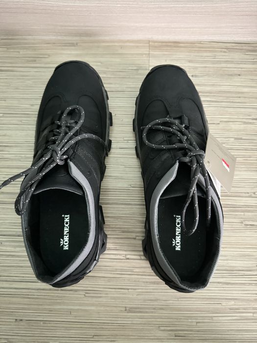 Czarne skórzane buty trekkingowe/ trapery