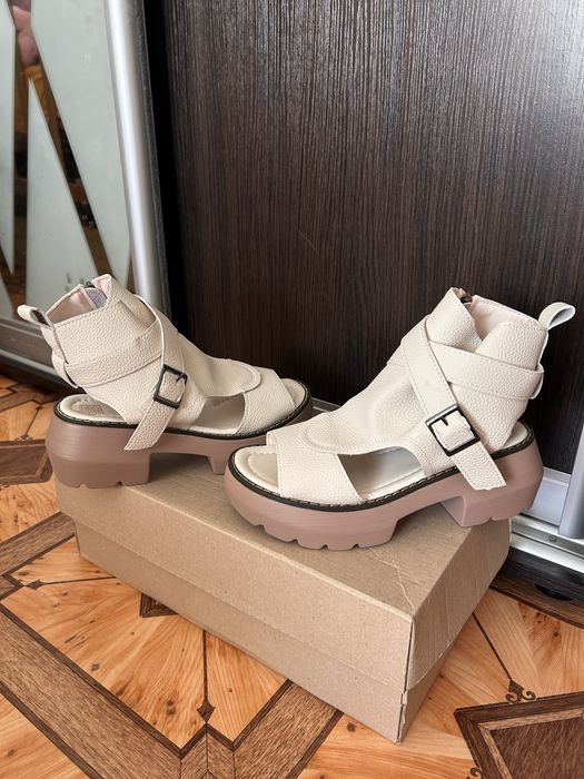 Босоніжки 34 розмір