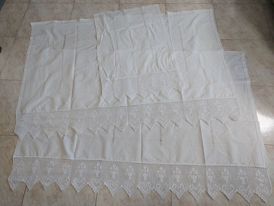 Conjunto 3 cortinas linho e crochet