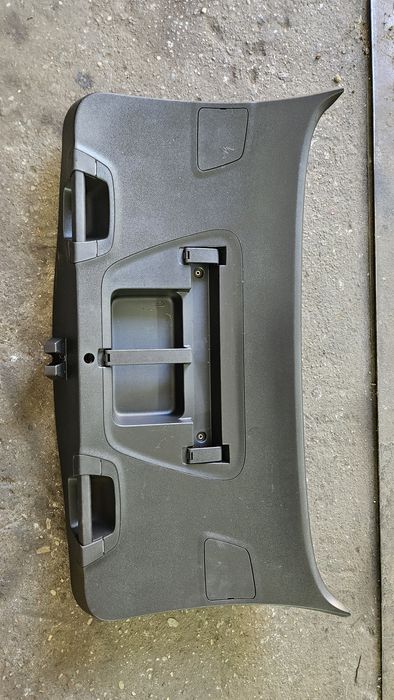 Tapicerka osłona maskownica plastik klapy bagażnika opel astra j kombi