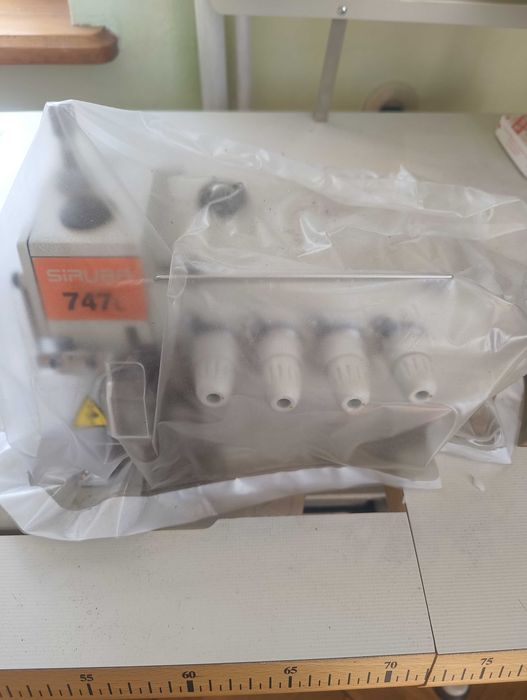 Maszyna krawiecka, do szycia, Overlock siruba 474 L