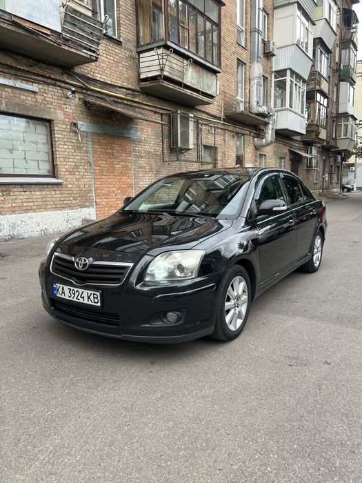Продам Toyota Avensis год 2008