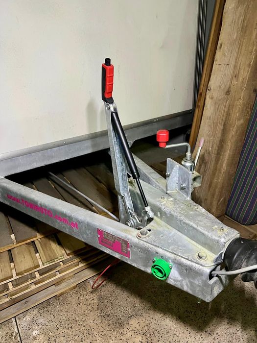 Reboque espaçoso como novo