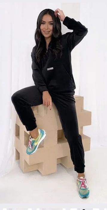 Шикарний велюровий костюм