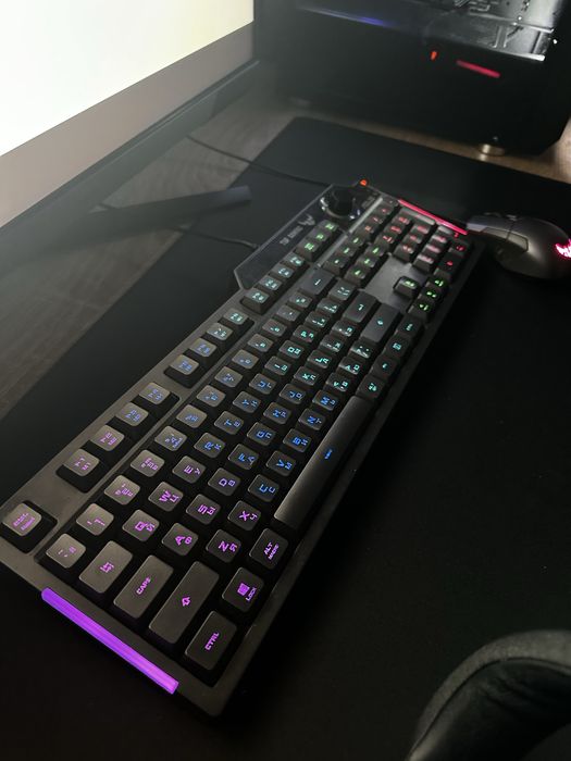 игровой комплект клавиатура мыша наушники СРОЧНО!!