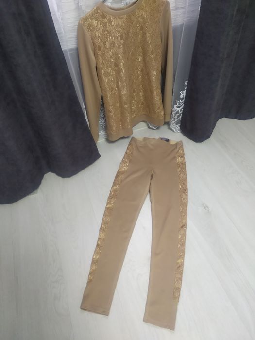 Костюм з брюками