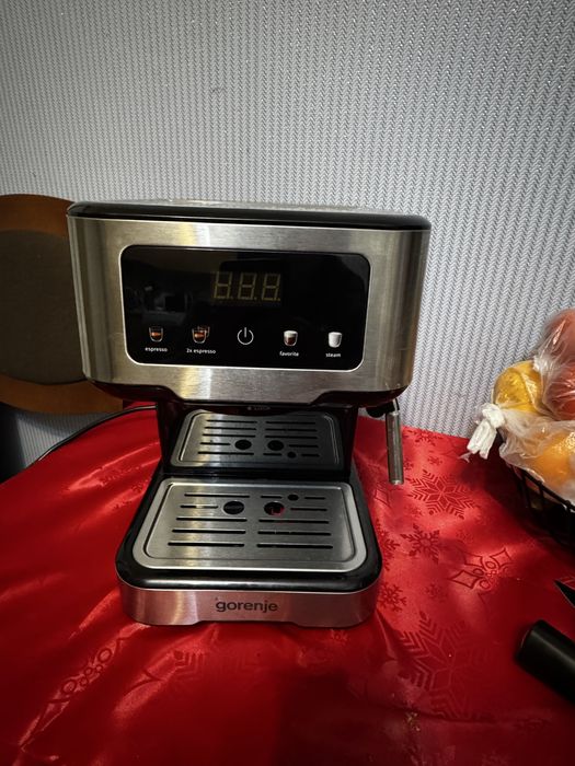 Кавомашина як нова .Використовувалась 3 місяці