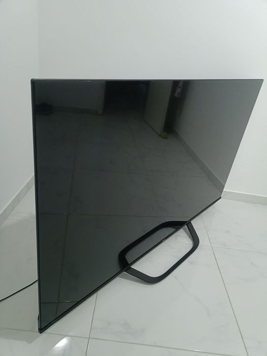 Tv hisense 65 polegadas / para peças