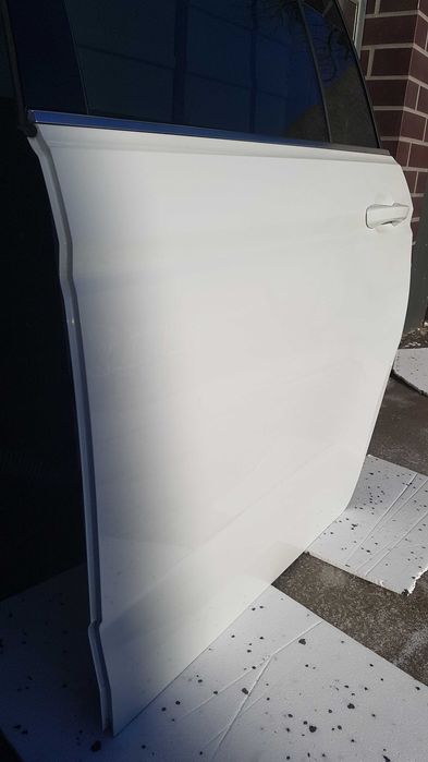 Drzwi Touran III (2015-) 5TA Białe