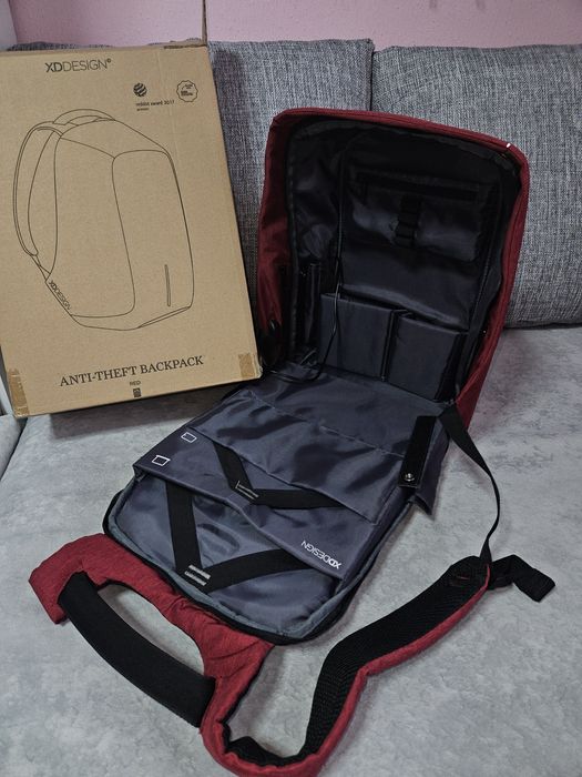 Оригінальний антивандальний рюкзак Xd design Bobby.  P705.544