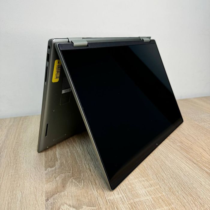 Продаю потужний сенсорний ноутбук-трансформер Dell

Цей ноутбук мо