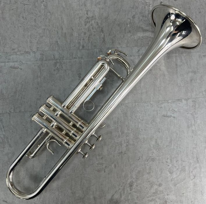 Trompete YTR 3325S