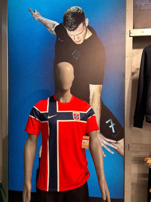 T shirt oficinal Norway nova com etiquetas