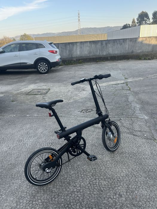 Bicicleta eletrica xiaomi nova, usada 10 vezes no maximo