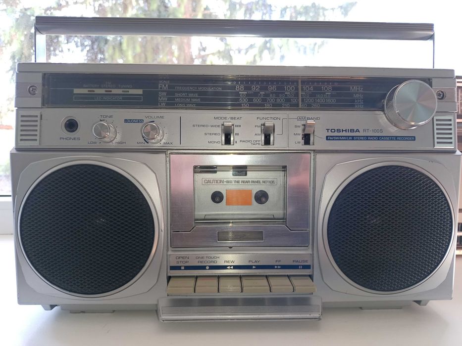 магнітола TOSHIBA RT-100S
