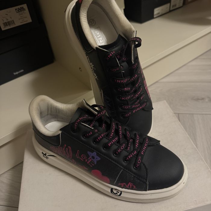 Кросівки бренду pinko