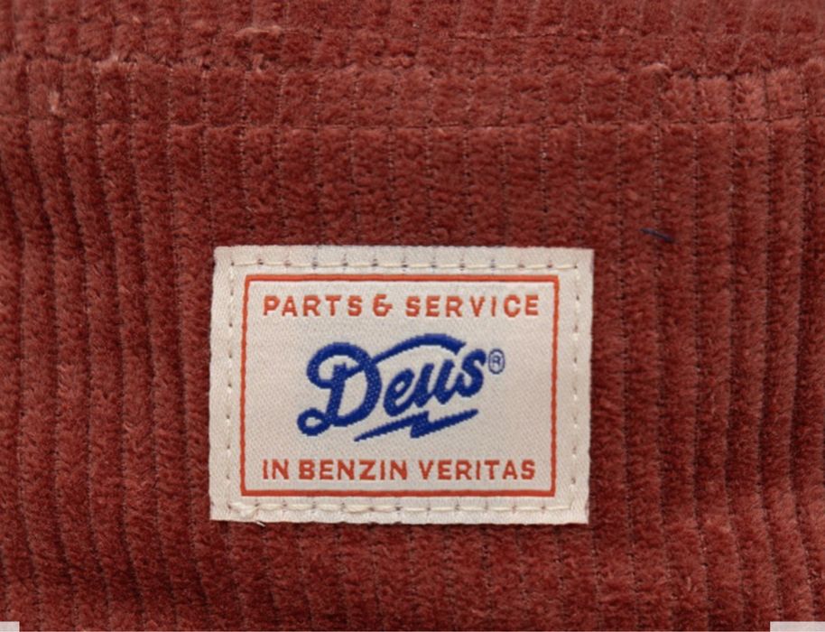 Кепка deus ex machina