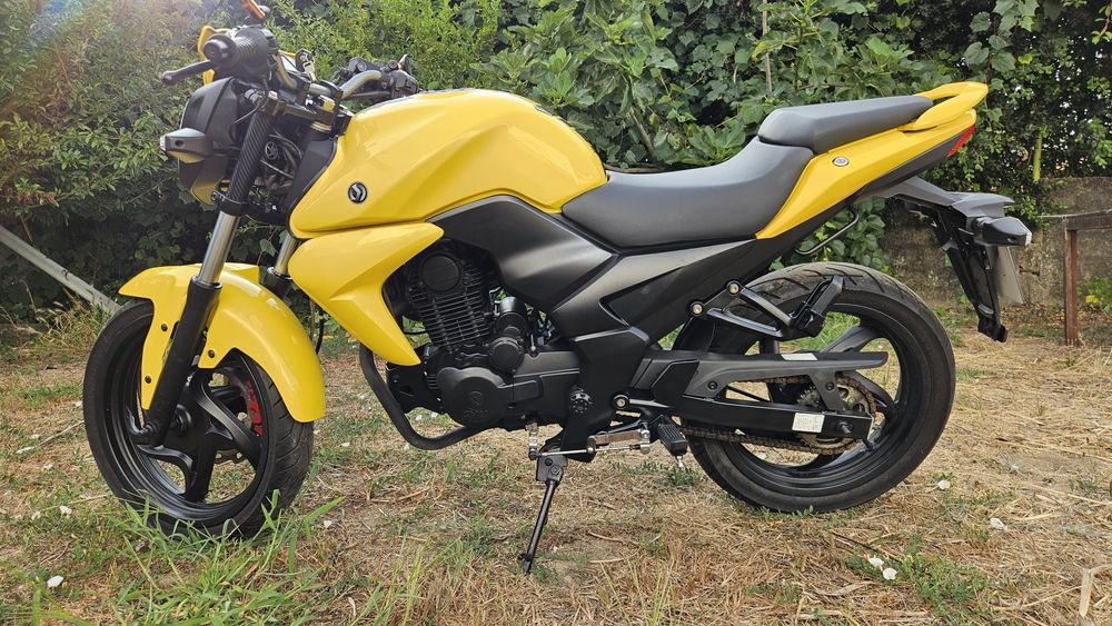 Moto Sym Wolf 125cc Impecável