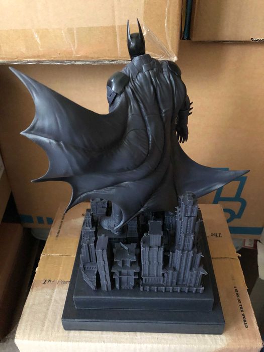 BATMAN ARKHAM KNIGHT Limited Edition Statue collectors edition Estátua