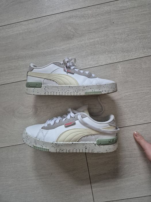 Sneakersy białe damskie Puma Jeda 37