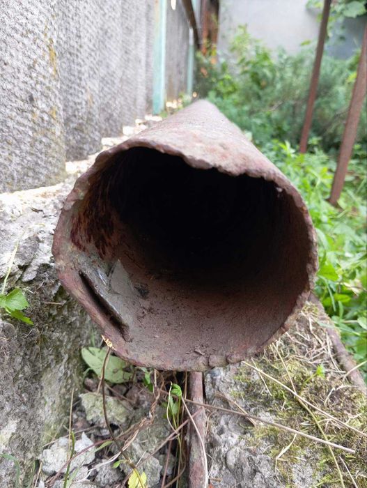 Кругла залізна труба 6 м діаметр 10 см залізо метал металева