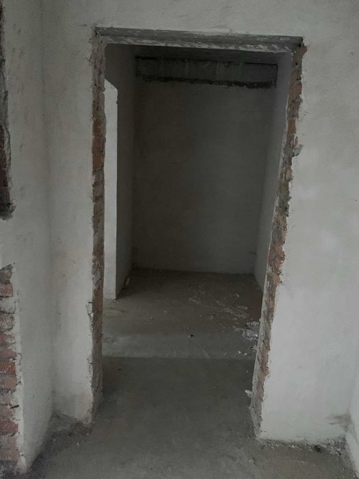 Терміновий продаж 2 кімнатної квартири на Виставці!