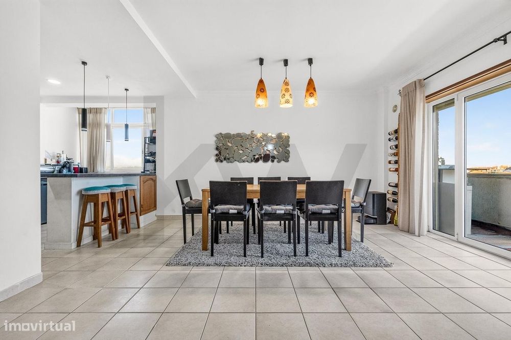 Apartamento T3 com 2 varandas e BOX