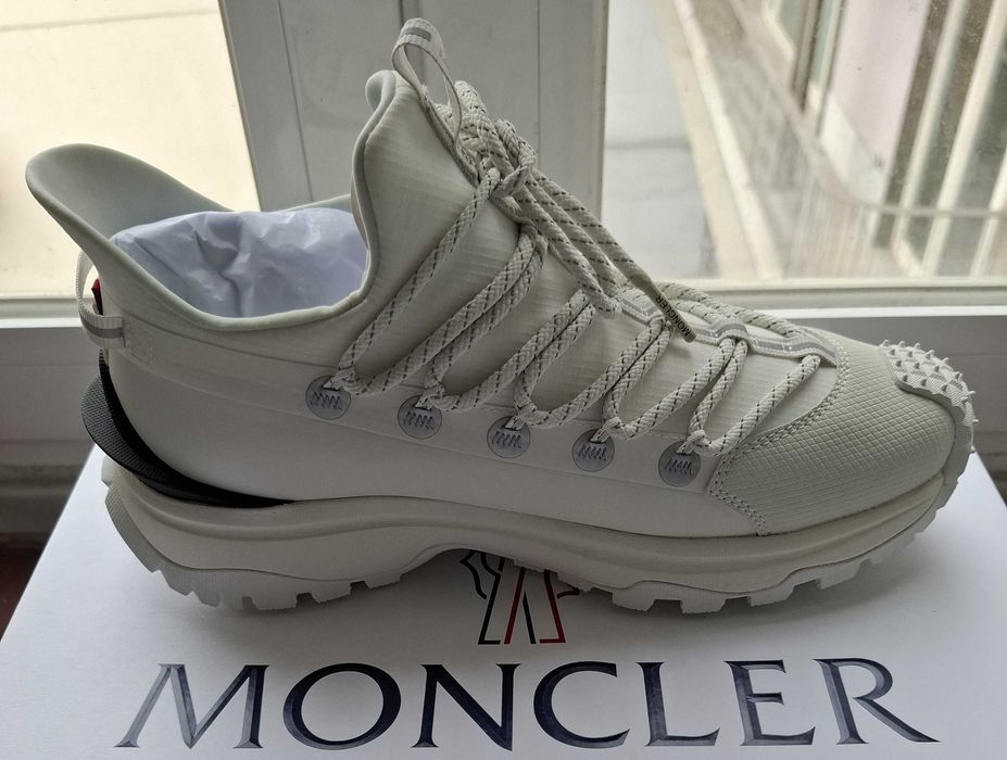 Sneakers novos brancos Moncler 40 - SALDO
