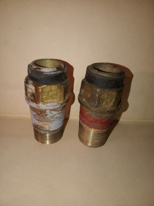 Продам два клапана на газовый баллон