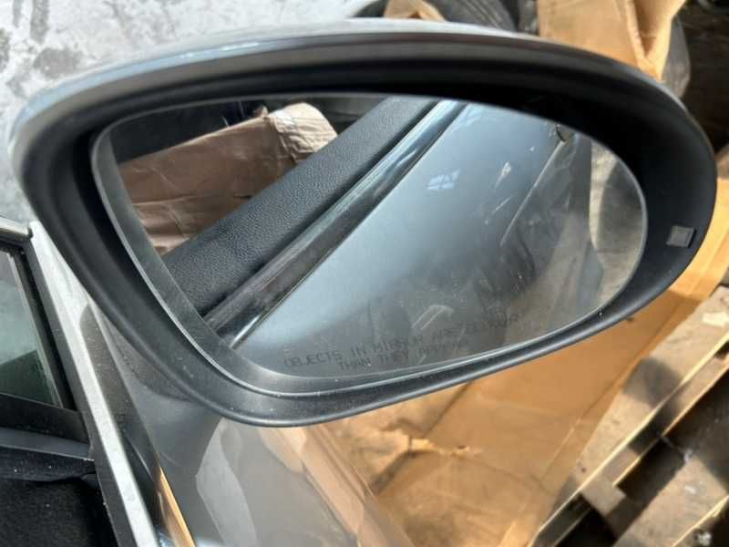Дзеркало ліве праве Volkswagen Touareg NF 2010-