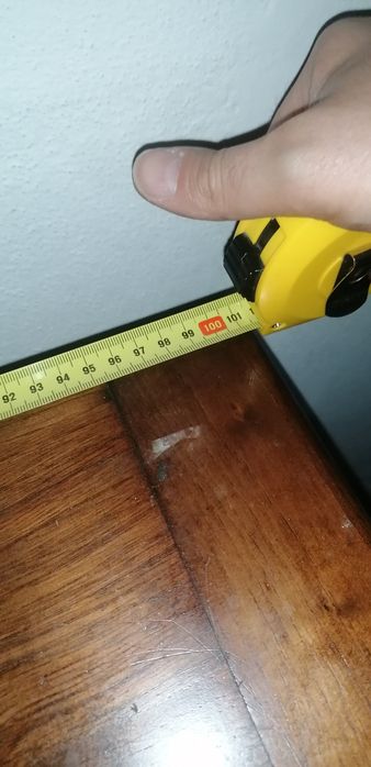 Móvel de apoio com arrumação