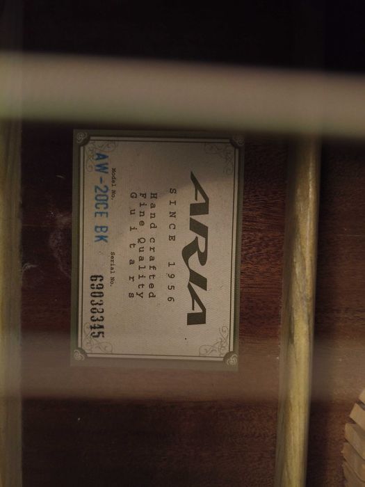 Guitarra Aria AW‑20CE BK — Eletroacústica, pouco uso