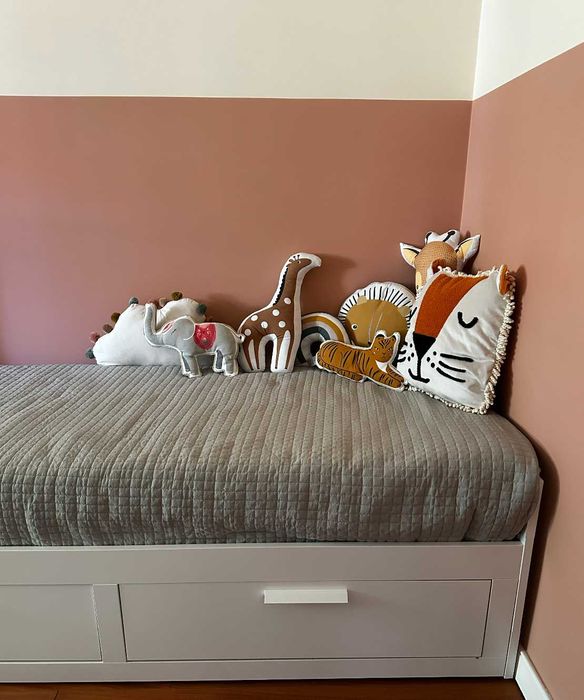 Cama IKEA Brimnes Individual/Dupla 80x200/160x200 c/ Arrumação (inclui 2 colchões)