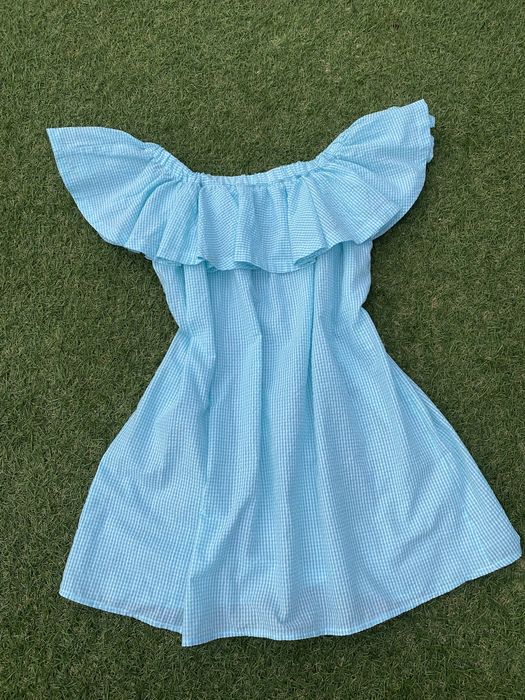 Платье с воланом