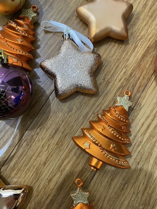 Kolorowe bombki na choinkę plastikowe ozdoby