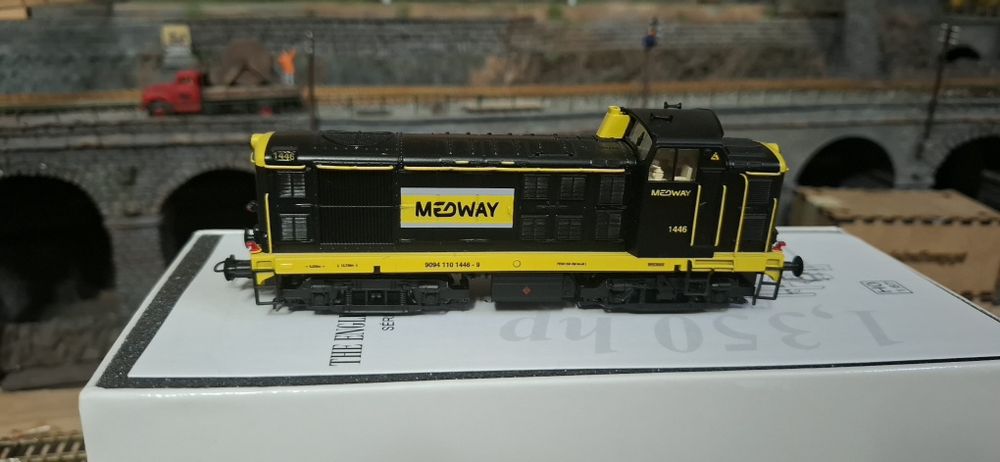 Locomotiva H0 1400 medway sudexpress  comboios eléctricos