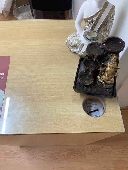 Balcão loja em madeira + cadeira + caixa registadora