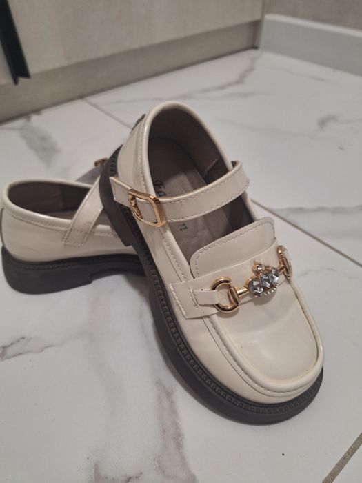 Туфлі для дівчинки