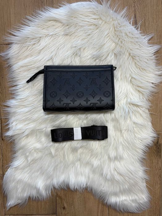 Сумка Louis Vuitton через плече | Бананка LV | Стильна барсетка Луї Віттон