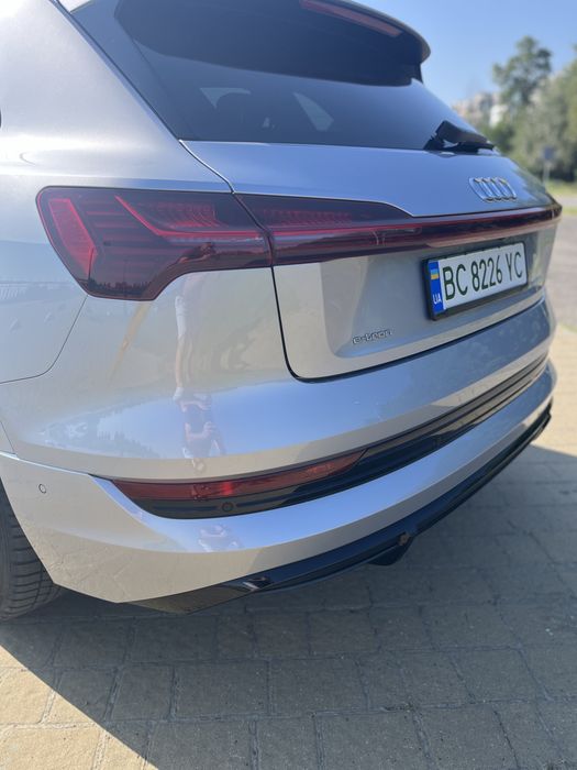 Audi e-tron 2022 VIN WAUZZZGE4NB024376 фото оголошення 4 з 11