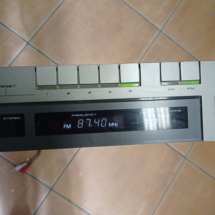 Tuner Akai AT-S210