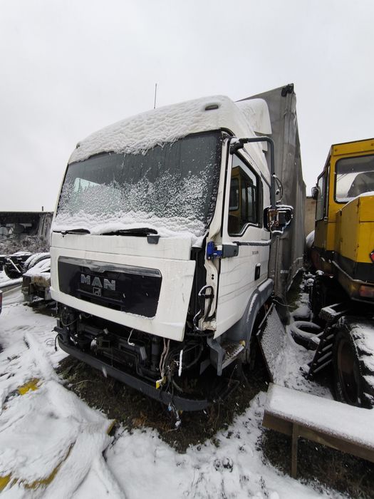 Zabudowa plandeka Mercedes firanka, kontener, paka magazyn garaż drzwi