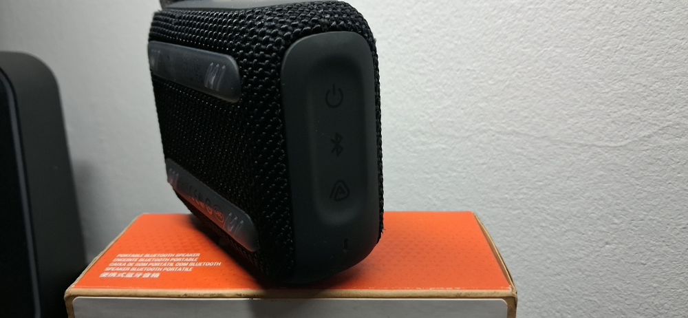 Coluna Jbl go 4.