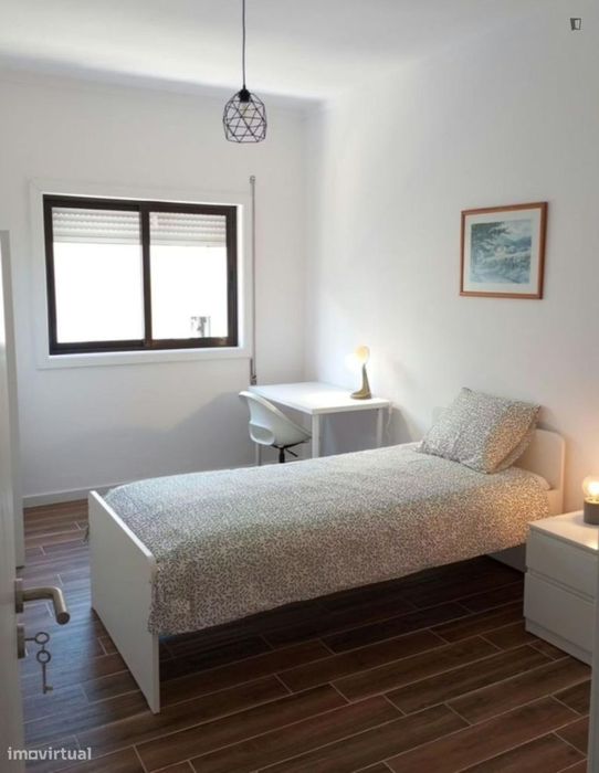 Quarto - localizado em Bonfim Porto