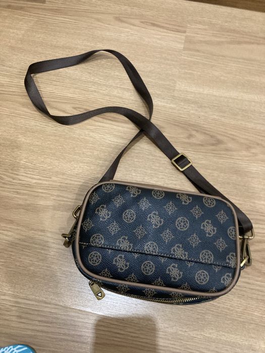 Mala tiracolo guess em bom estado