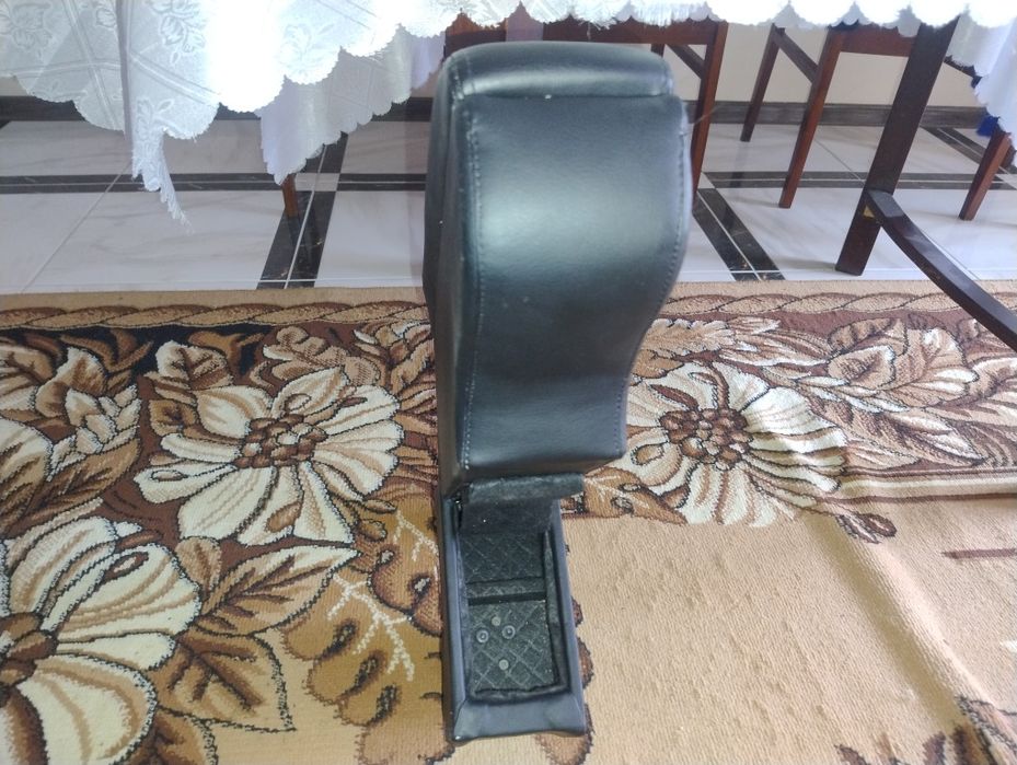 Підлокотнік на дастер