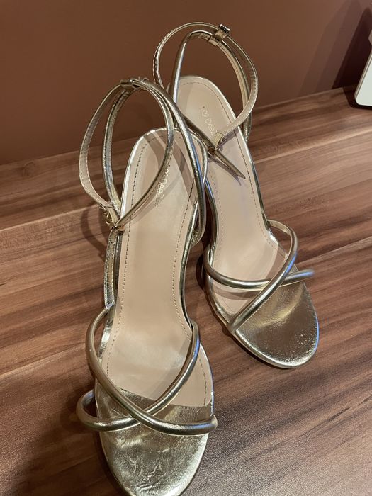 Sandałki na szpilce