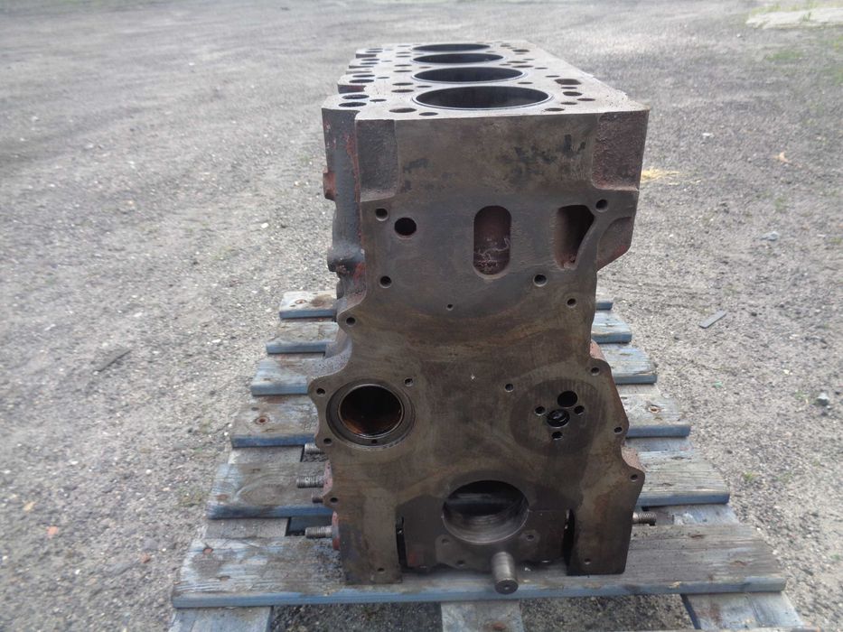 Blok silnik PERKINS 4- cylindry  AA AB