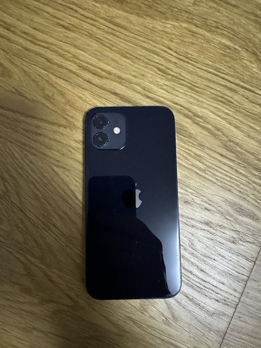 Продам iPhone 12