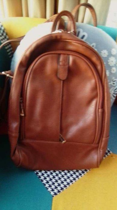Carteira e mochilas novas ou como novas de grande qualidade